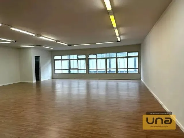 Sala à venda, no bairro Centro em Curitiba
