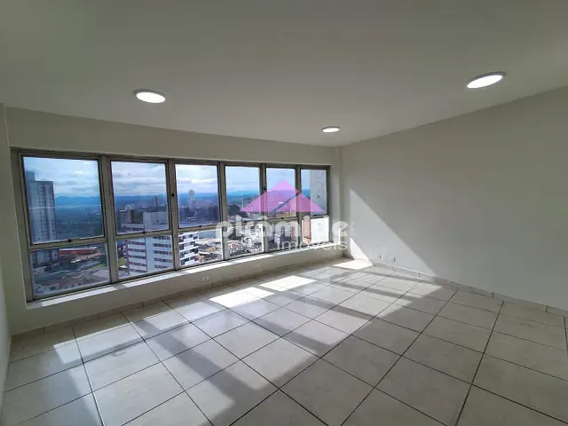 Sala à venda ou para alugar, no bairro Centro em São José dos Campos