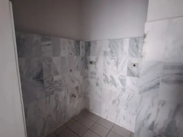 Sala à venda ou para alugar, no bairro Pinheirinho em Curitiba