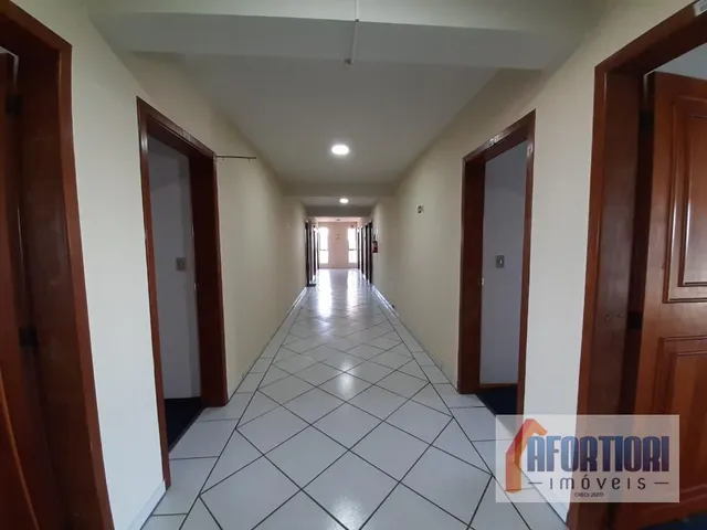 Sala à venda ou para alugar, no bairro Pinheirinho em Curitiba