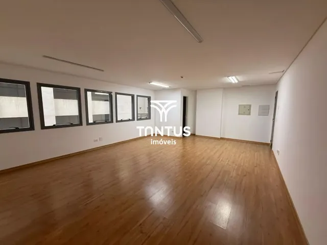 Sala à venda, no bairro Cabral em Curitiba