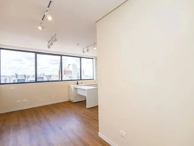 Sala para alugar, no bairro Água Verde em Curitiba