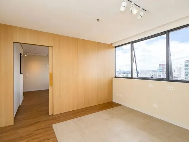 Sala para alugar, no bairro Água Verde em Curitiba