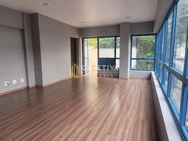 Sala à venda, no bairro Moinhos de Vento em Porto Alegre