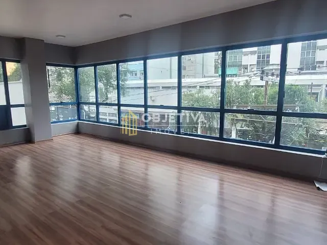 Sala à venda, no bairro Moinhos de Vento em Porto Alegre