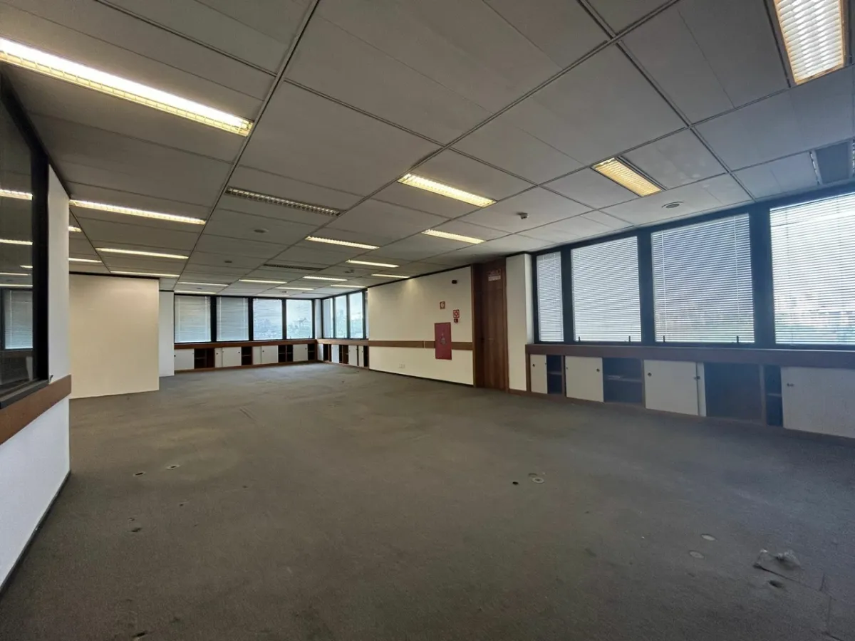 Conjunto comercial para venda em Chácara Santo Antônio (Zona Sul), 526m²