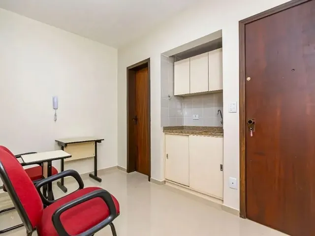 Sala à venda, no bairro Água Verde em Curitiba