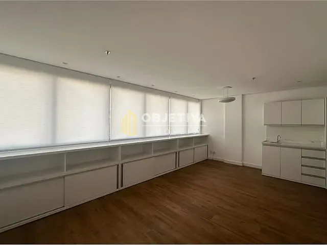 Sala à venda, no bairro Menino Deus em Porto Alegre