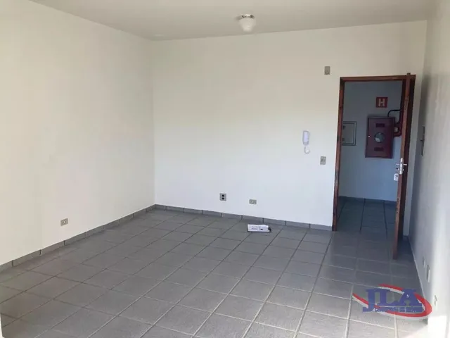 Sala para alugar, no bairro São Lourenço em Curitiba