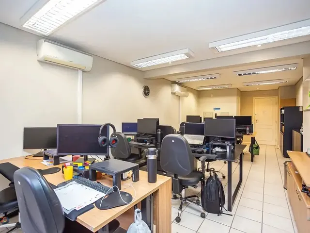 Sala à venda, no bairro Cristo Rei em Curitiba