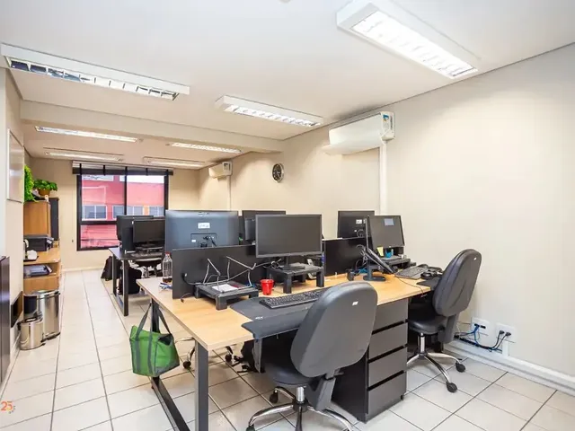 Sala à venda, no bairro Cristo Rei em Curitiba