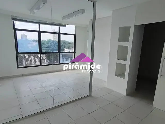 Sala à venda ou para alugar, no bairro Centro em São José dos Campos