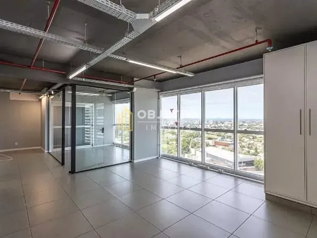 Sala à venda, no bairro Petrópolis em Porto Alegre