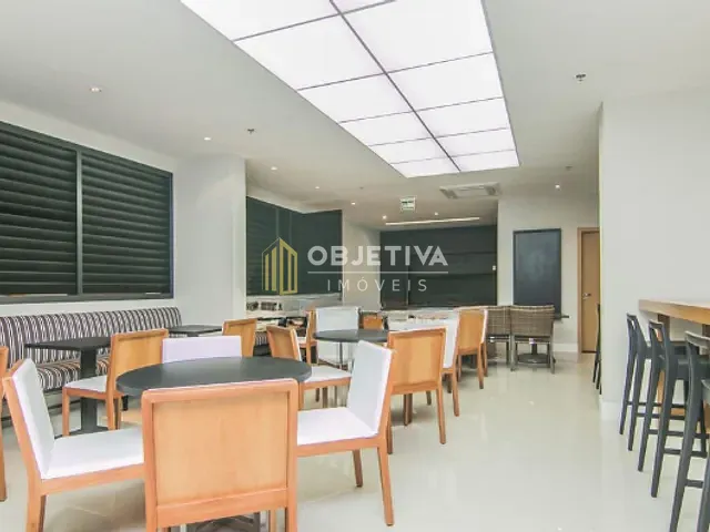Sala à venda, no bairro Petrópolis em Porto Alegre