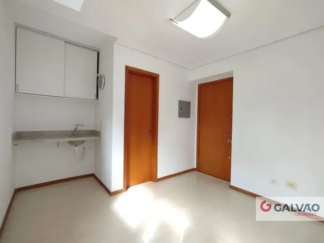 Sala para alugar, no bairro Água Verde em Curitiba
