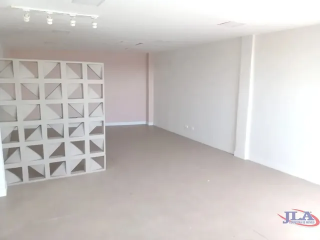 Sala para alugar, no bairro Cabral em Curitiba