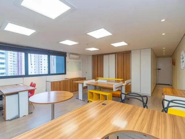 Sala para alugar, no bairro Vila Izabel em Curitiba