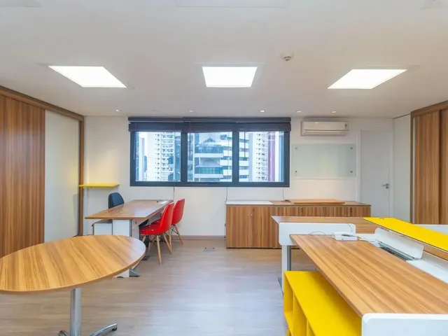 Sala para alugar, no bairro Vila Izabel em Curitiba