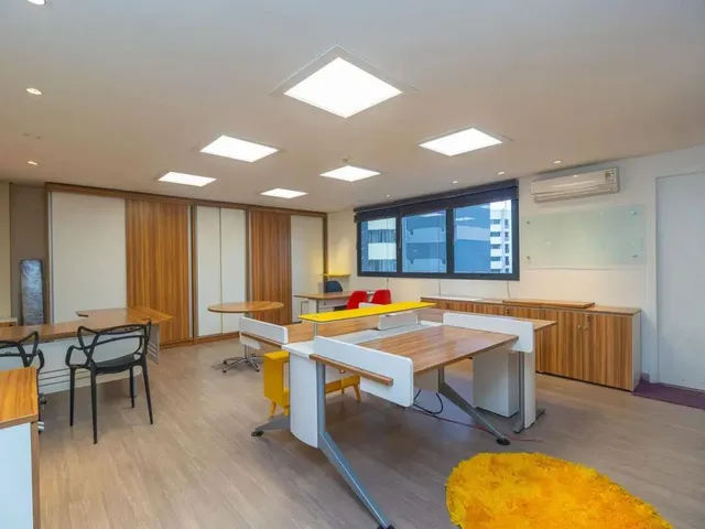 Sala para alugar, no bairro Vila Izabel em Curitiba