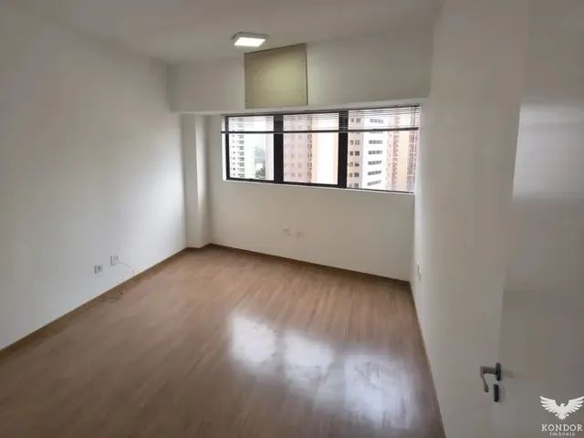 Sala para alugar, no bairro Água Verde em Curitiba