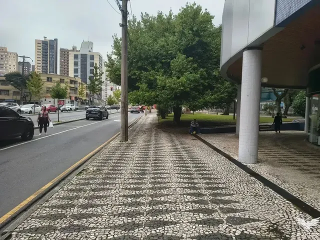 Sala para alugar, no bairro Água Verde em Curitiba