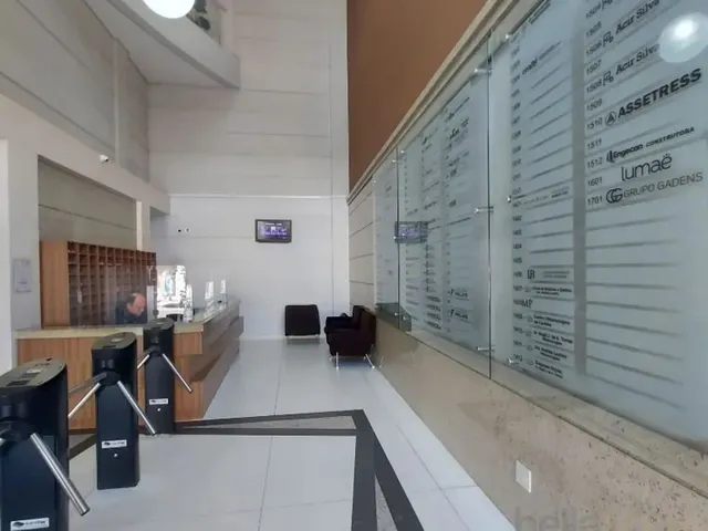 Sala à venda, no bairro Centro em Curitiba