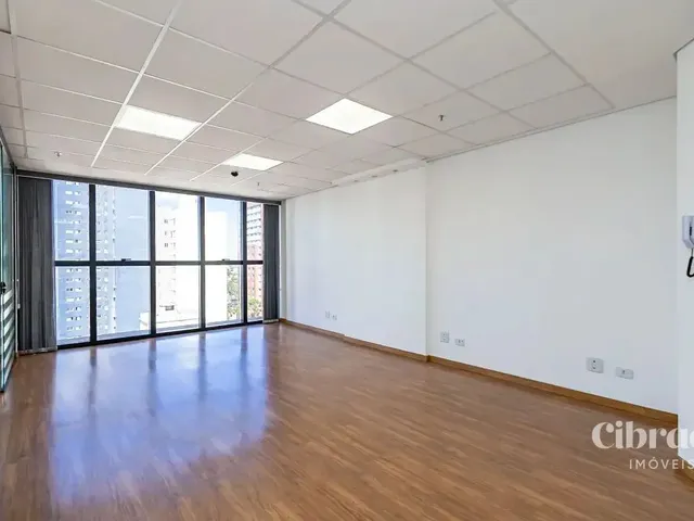 Sala à venda, no bairro Centro em Curitiba