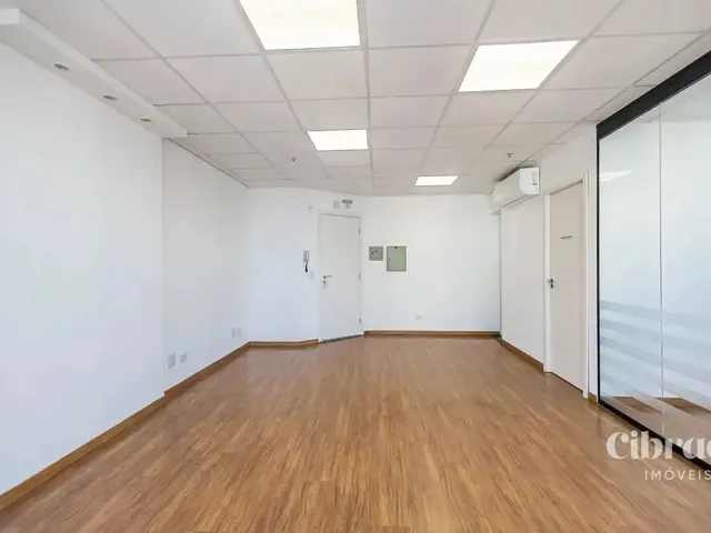 Sala à venda, no bairro Centro em Curitiba