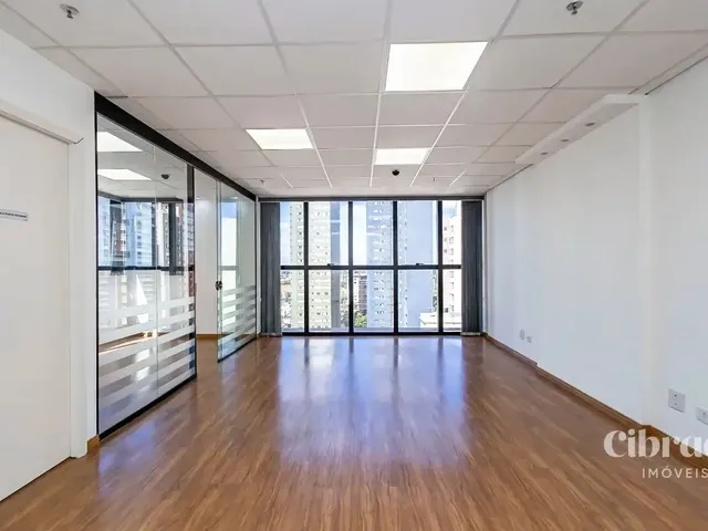 Sala à venda, no bairro Centro em Curitiba