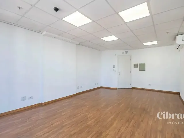 Sala à venda, no bairro Centro em Curitiba
