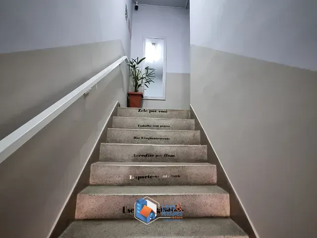 Prédio com 276m², à venda, no bairro Jardim Santa Tereza em Embu Das Artes