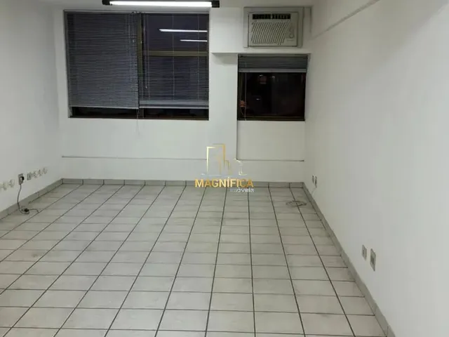 Sala à venda, no bairro Água Verde em Curitiba