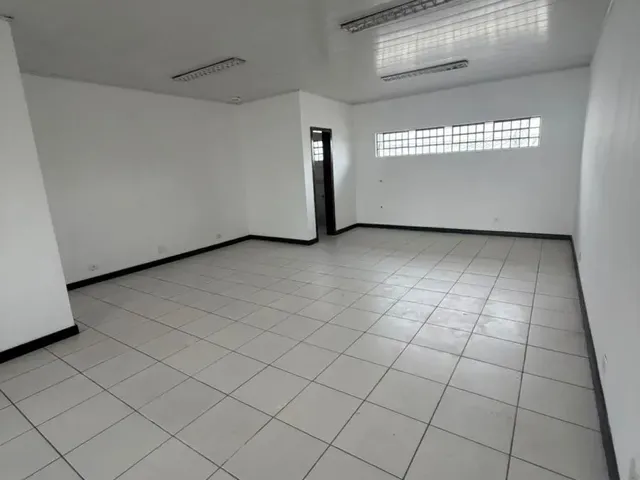 Sala para alugar, no bairro Centro em Pinhais
