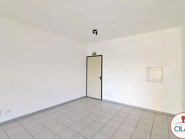 Sala para alugar, no bairro Centro Cívico em Curitiba