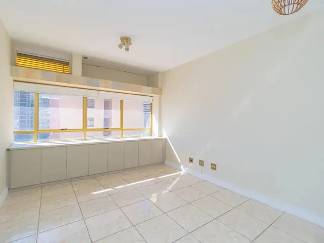 Sala para alugar, no bairro Centro Cívico em Curitiba