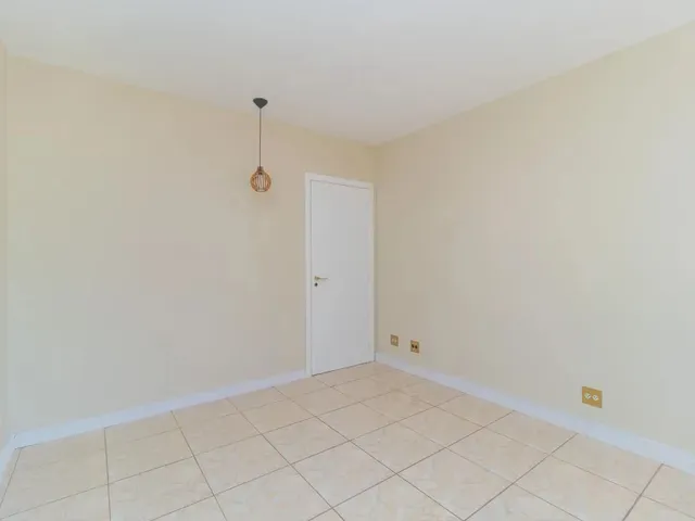 Sala para alugar, no bairro Centro Cívico em Curitiba