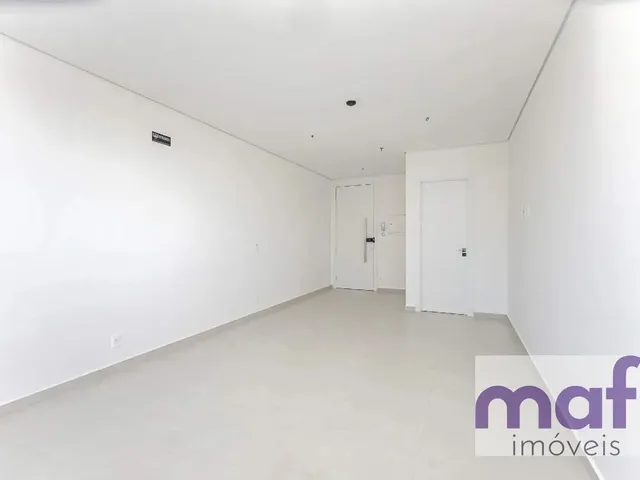 Sala com 45m², para alugar, no bairro Centro em Curitiba