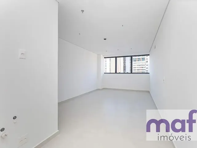 Sala com 45m², para alugar, no bairro Centro em Curitiba
