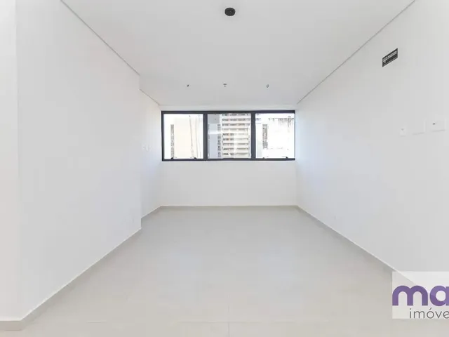 Sala com 45m², para alugar, no bairro Centro em Curitiba