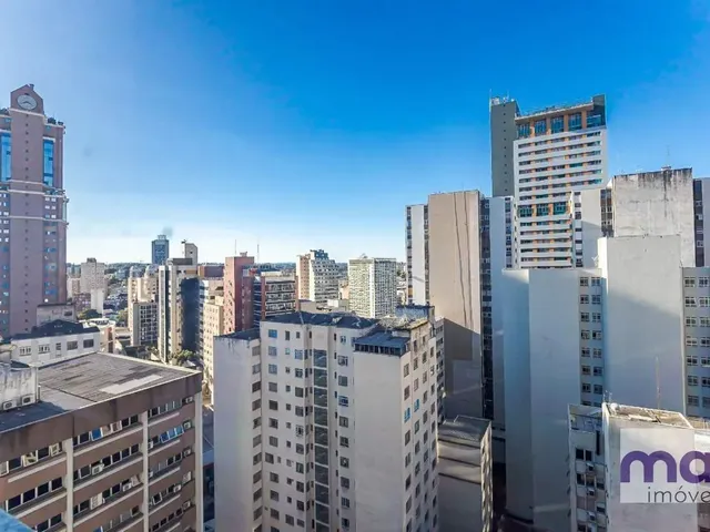 Sala com 45m², para alugar, no bairro Centro em Curitiba