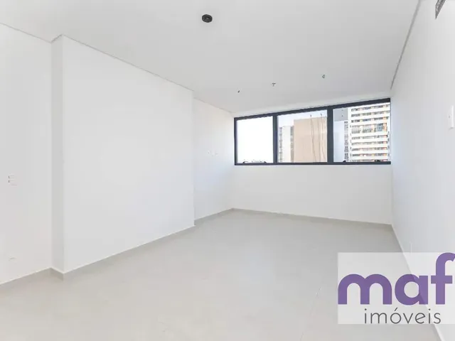 Sala com 45m², para alugar, no bairro Centro em Curitiba