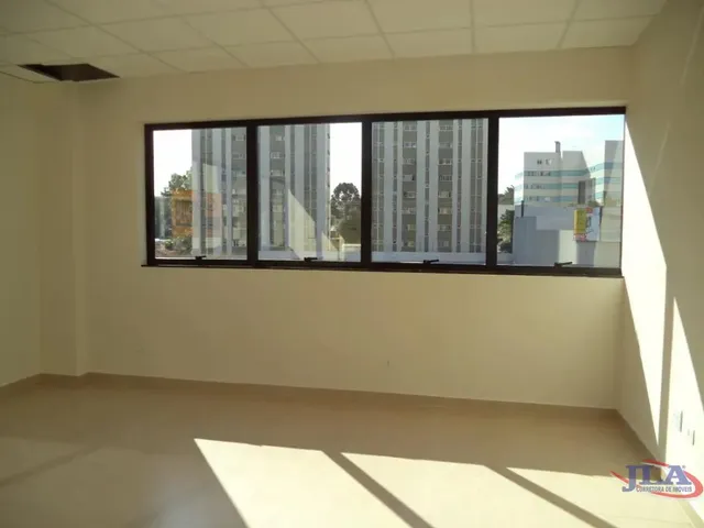Sala para alugar, no bairro Cabral em Curitiba