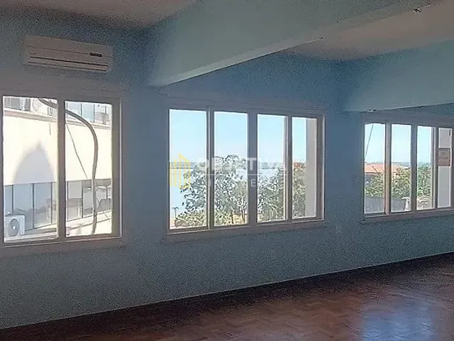 Sala para alugar, no bairro Centro Histórico em Porto Alegre
