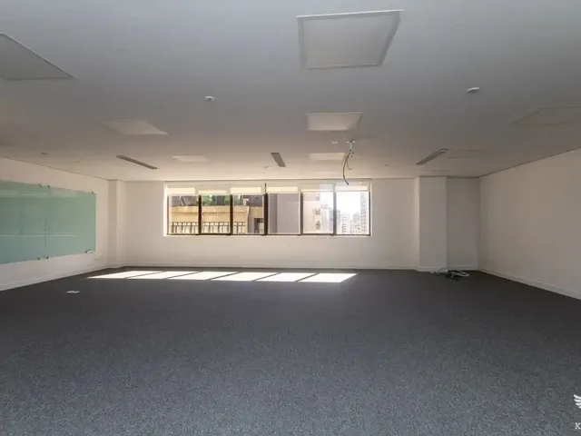 Sala à venda, no bairro Centro em Curitiba