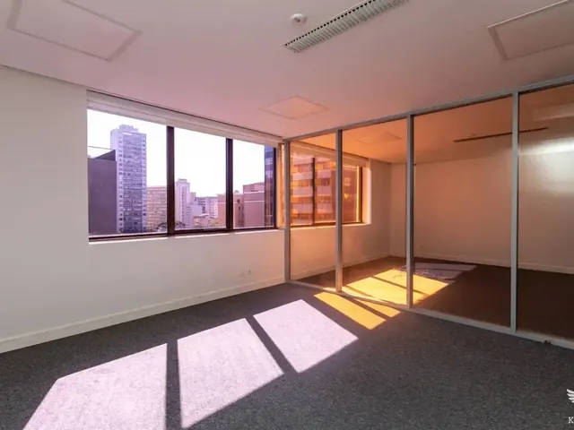 Sala à venda, no bairro Centro em Curitiba