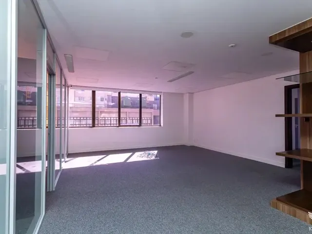 Sala à venda, no bairro Centro em Curitiba