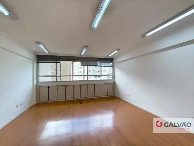 Sala para alugar, no bairro Portão em Curitiba