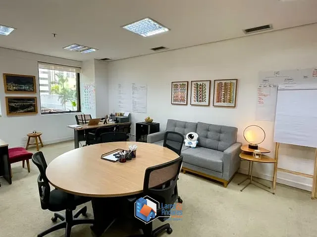 Sala com 42m², à venda, no bairro Cidade Monções em São Paulo