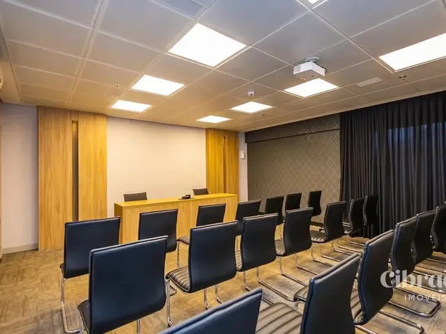 Sala para alugar, no bairro Água Verde em Curitiba