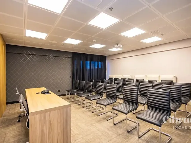 Sala para alugar, no bairro Água Verde em Curitiba